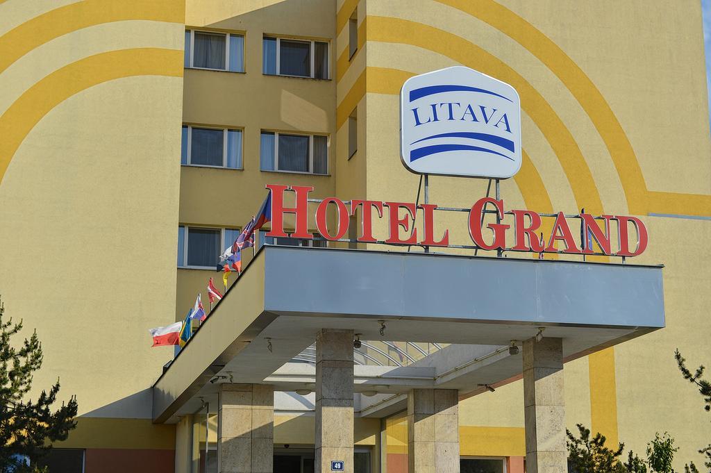 Hotel Grand Litava Beroun Beroun  Kültér fotó